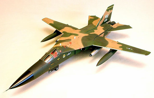 General Dynamics Jet Age Military Aircraft NEW Die-cast Model F-111A Aardvark